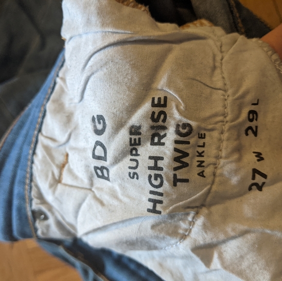 BDG Super High Rise Twig Ankle Jeans - Picture 3 of 3